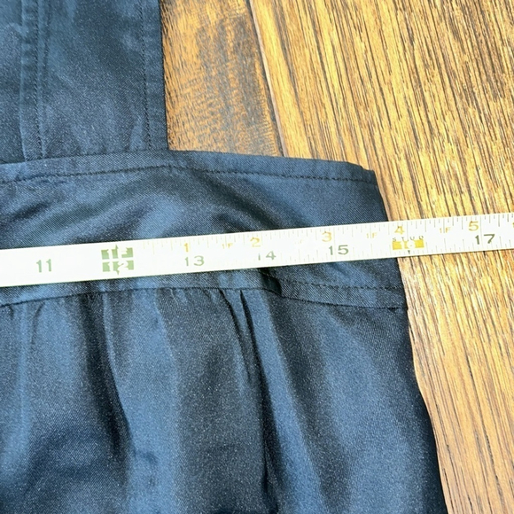 Banana Republic: 100% Black, Silk Top: Size 4 - Picture 4 of 7